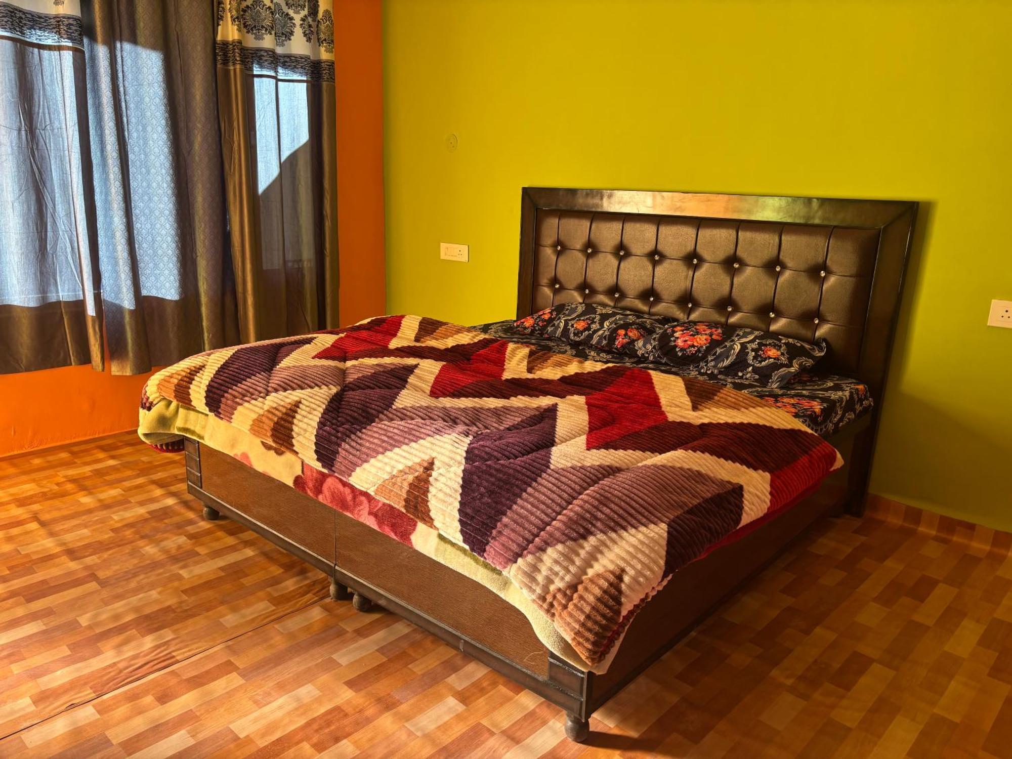 Shalom Guesthouse And Cafe Kalgha 외부 사진