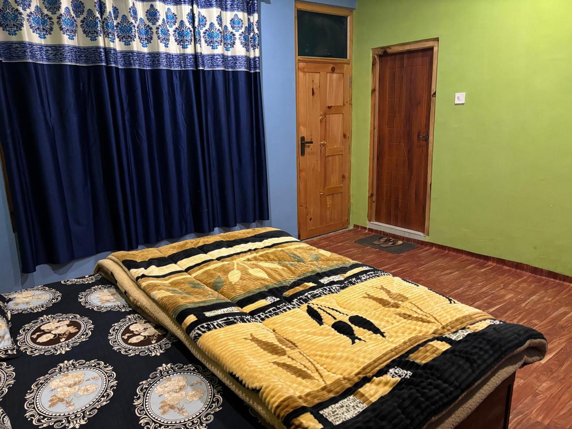 Shalom Guesthouse And Cafe Kalgha 외부 사진