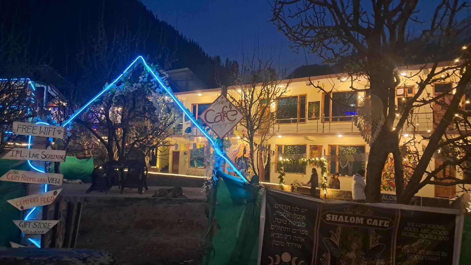 Shalom Guesthouse And Cafe Kalgha 외부 사진