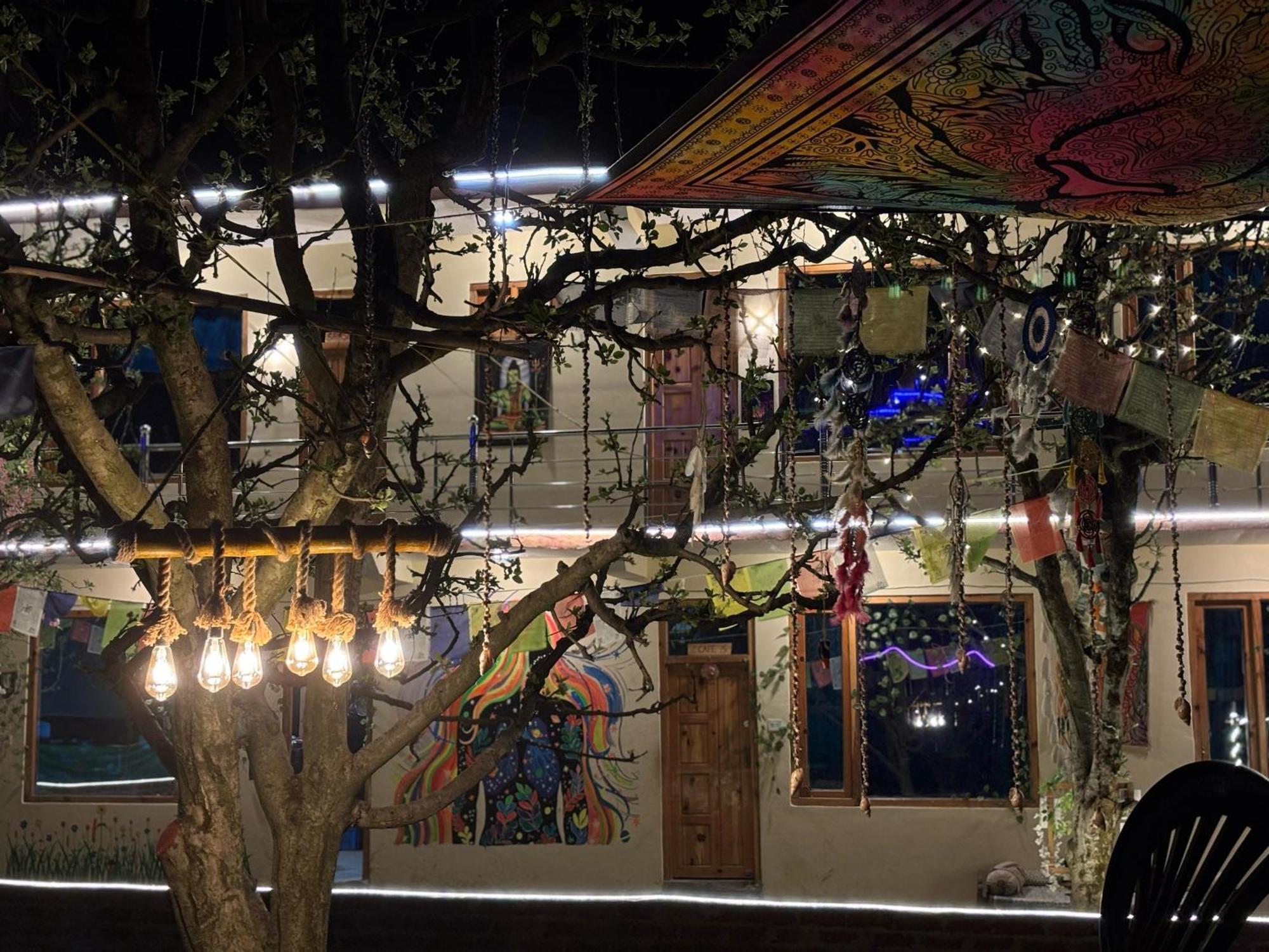 Shalom Guesthouse And Cafe Kalgha 외부 사진